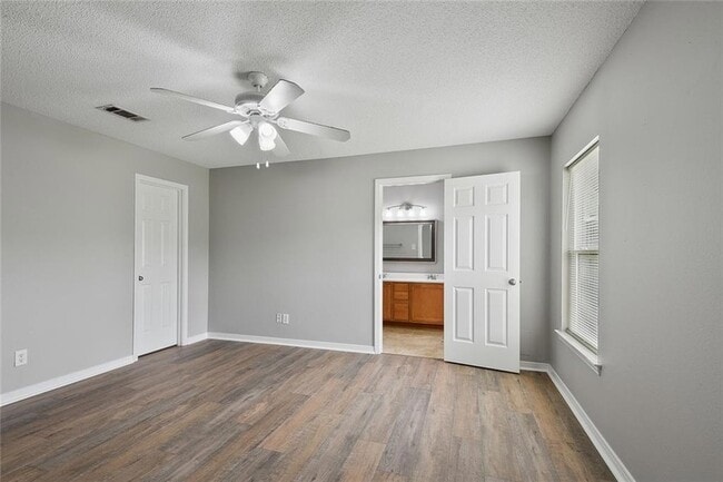 Building Photo - 1137 Clairise Ct