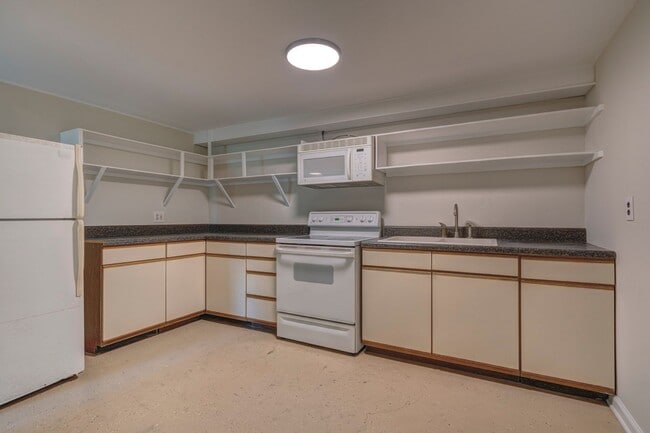 Building Photo - 507 Stonegate Dr