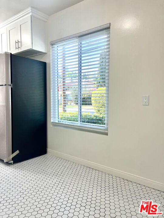 Building Photo - 1872 Alexandria Ave