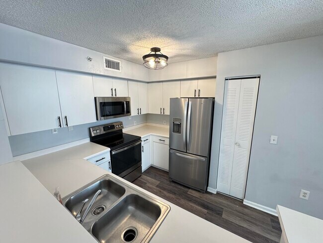 Building Photo - 7896 Sonoma Springs Cir
