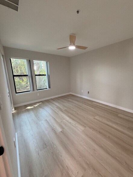 Building Photo - 4002 Crockers Lake Blvd