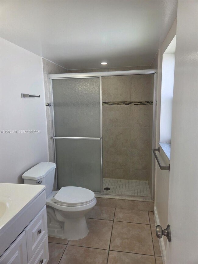 Building Photo - 11342 Taft St