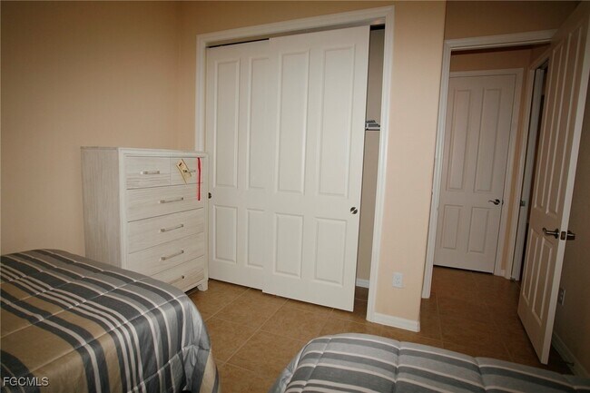 Building Photo - 11070 Esteban Dr
