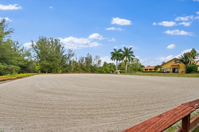 Building Photo - 11861 Hawk Hollow