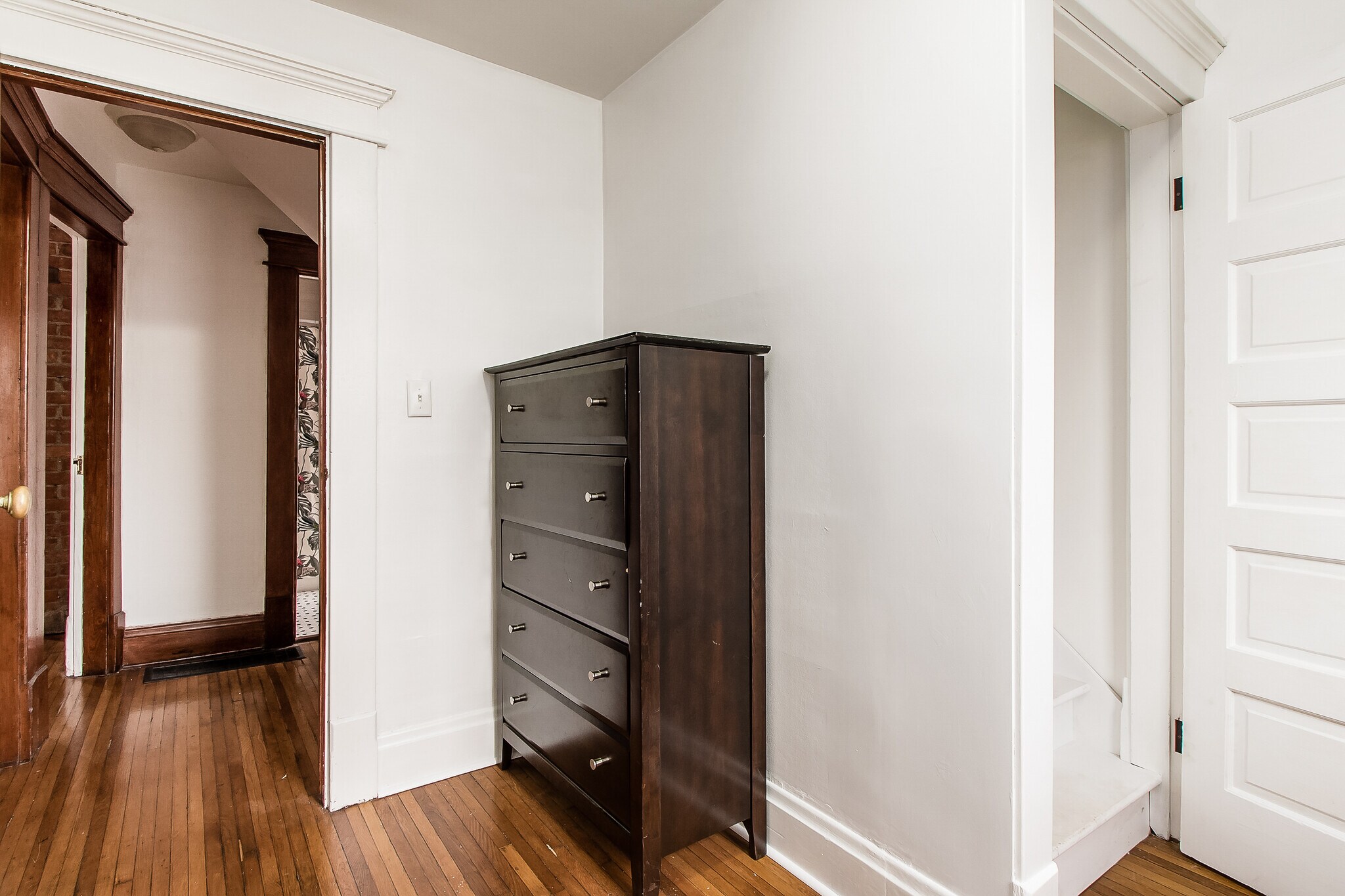 Bonus room - 234 E 7th Ave