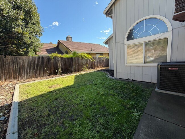 Building Photo - 8317 Bramble Bush Cir