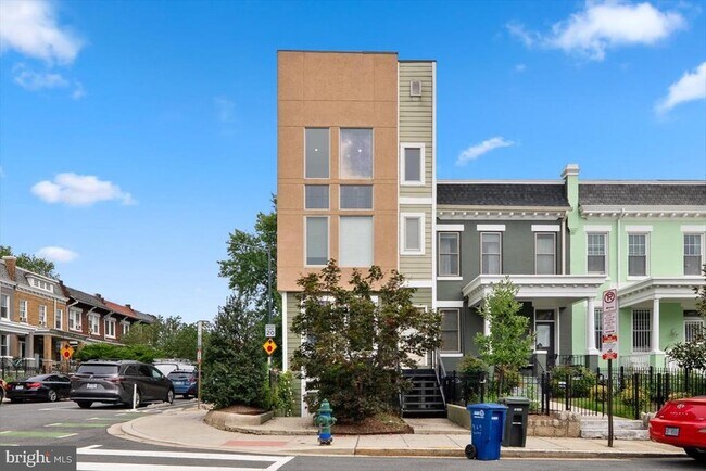 Primary Photo - 471 Luray Pl NW