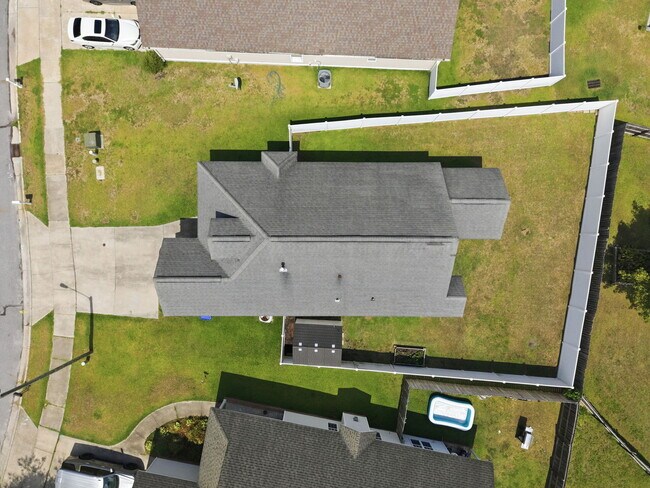 Building Photo - 2517 Sawgrass Dr