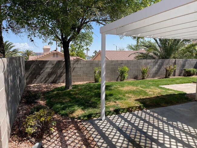 Building Photo - **GORGEOUS & MODEL PERFECT GREEN VALLEY 3 ...