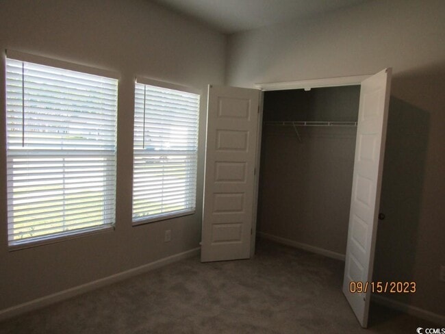 Building Photo - 905 Vernal Pl