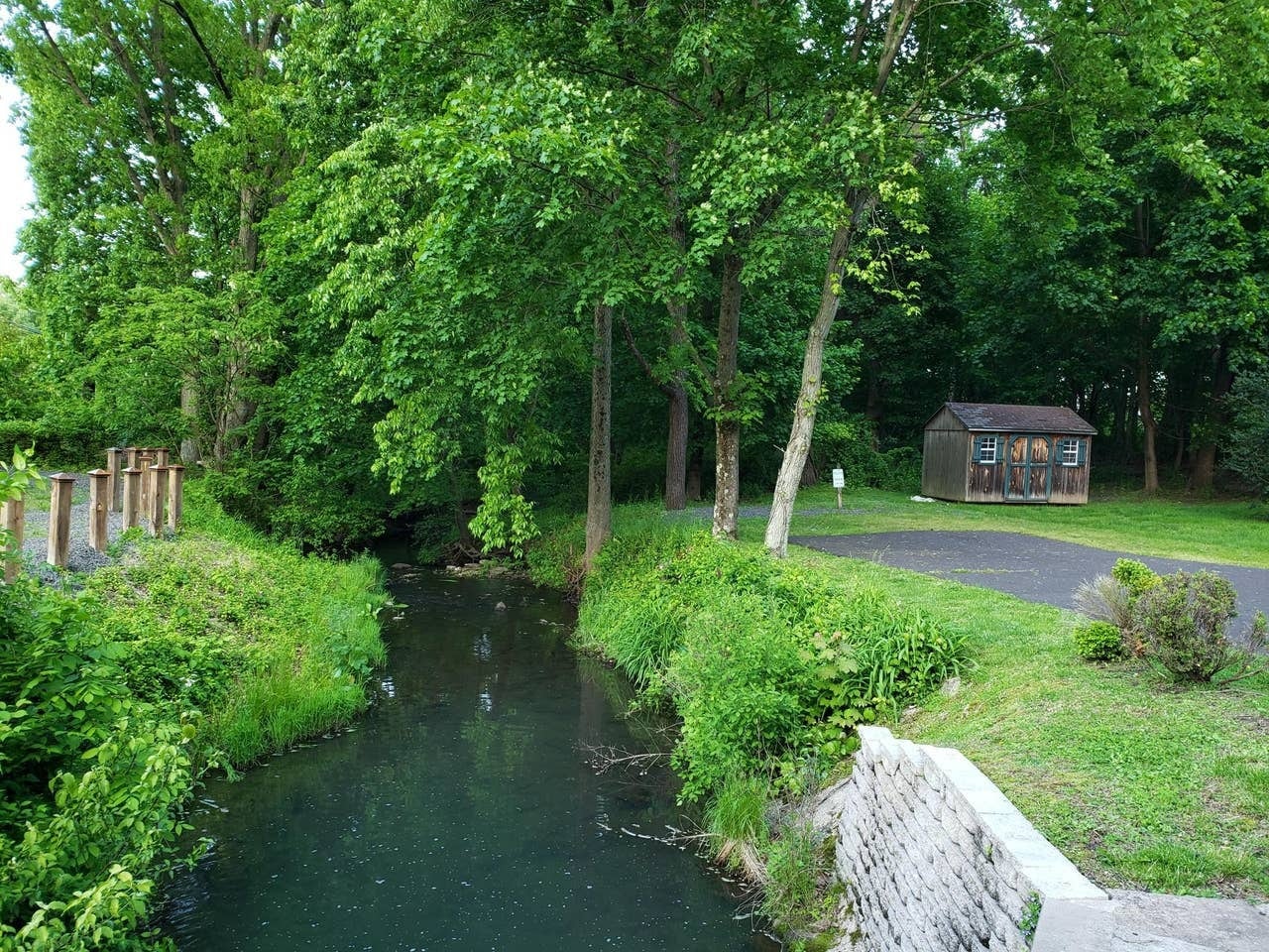 Building Photo - 261 Upper Ferry Rd