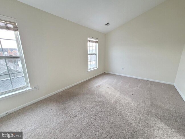 Building Photo - 8809 Lew Wallace Rd