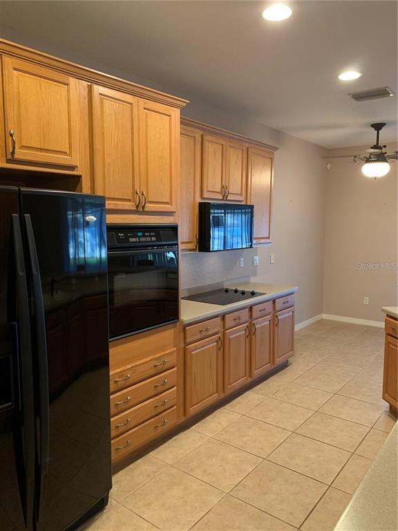 Building Photo - 10724 Banfield Dr