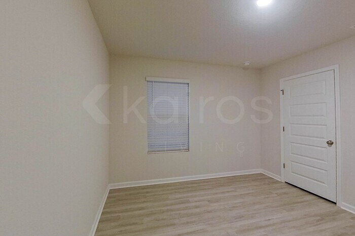 Building Photo - 312 Monarch Ln