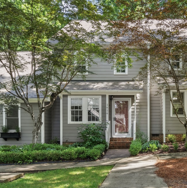 Primary Photo - Stunning North Raleigh Townhome