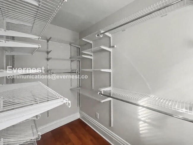 Building Photo - 430 Morrison Ave