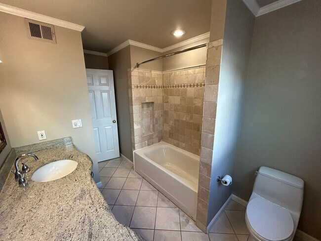 Building Photo - Recently Remodeled Single-Story 3/2 Gem in...