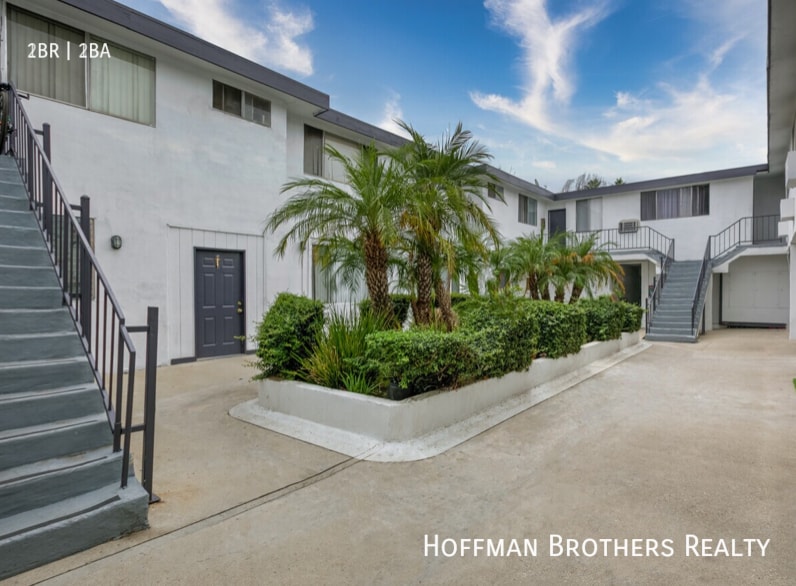 Building Photo - 6062 Fulton Ave