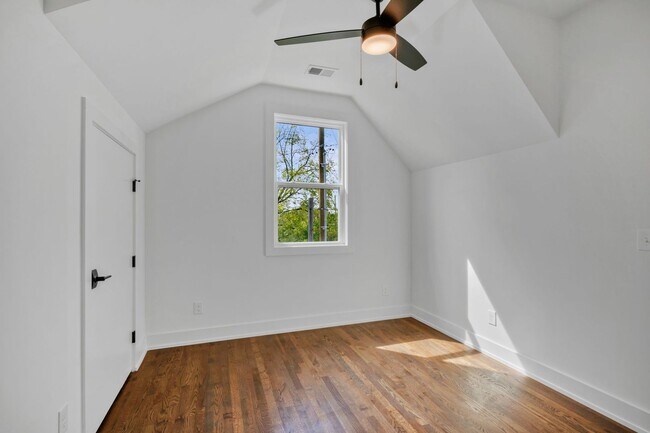Building Photo - New Build in Old Hickory!