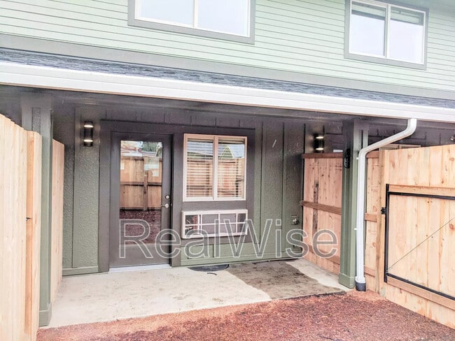 Building Photo - 8300 SE Flavel St