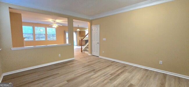 Building Photo - 11 Brookview Dr