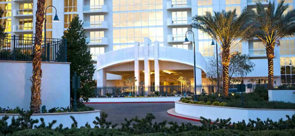 Building Photo - 145 E Harmon Ave