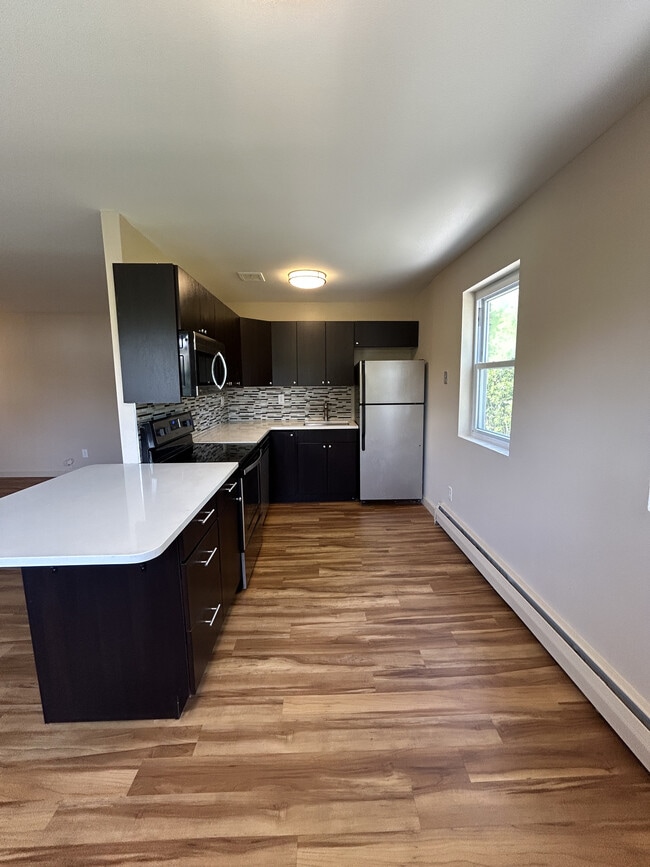 Open Kitchen - Tremaine Place