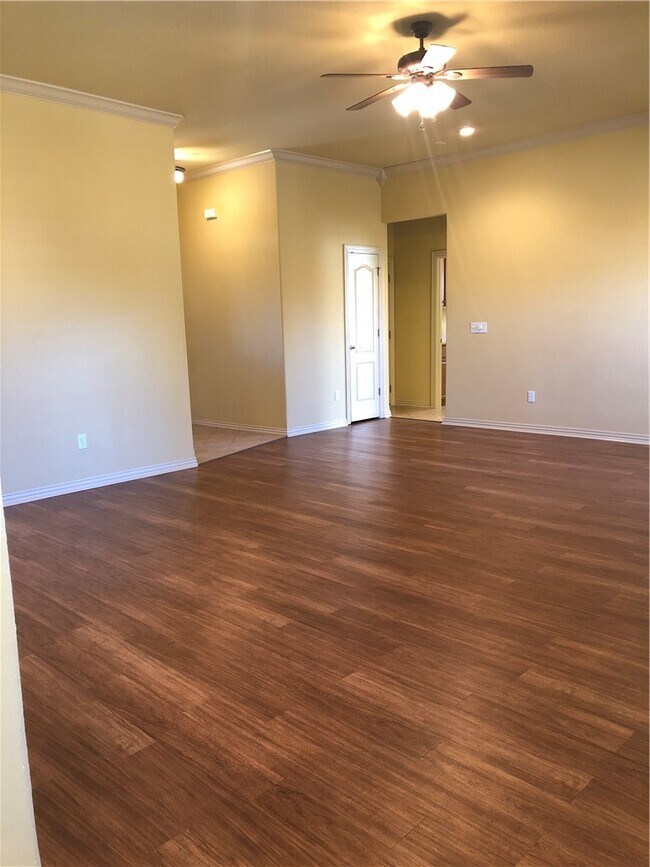 Building Photo - 574 Westford St