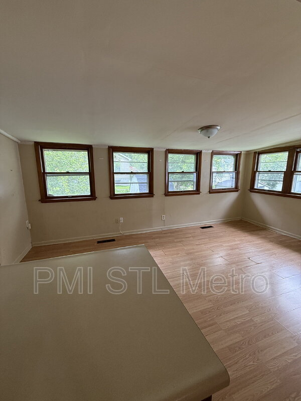Building Photo - 1246 Darr Dr