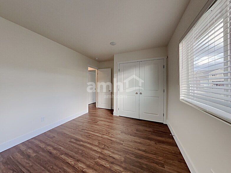Building Photo - 1620 192nd St Ct E