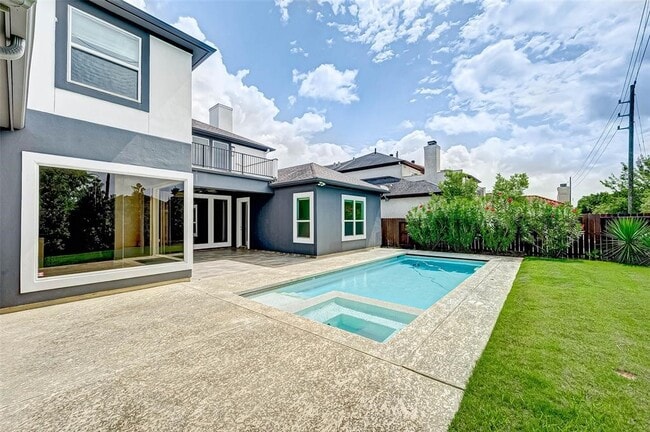 Building Photo - 14319 Shadow Garden Ln