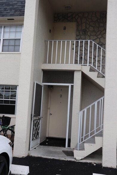 Building Photo - 4923 Vincennes Ct