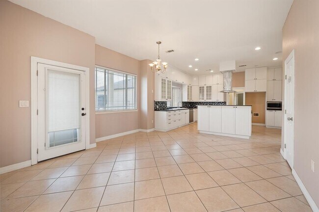 Building Photo - 13819 Lakeview Meadow Dr