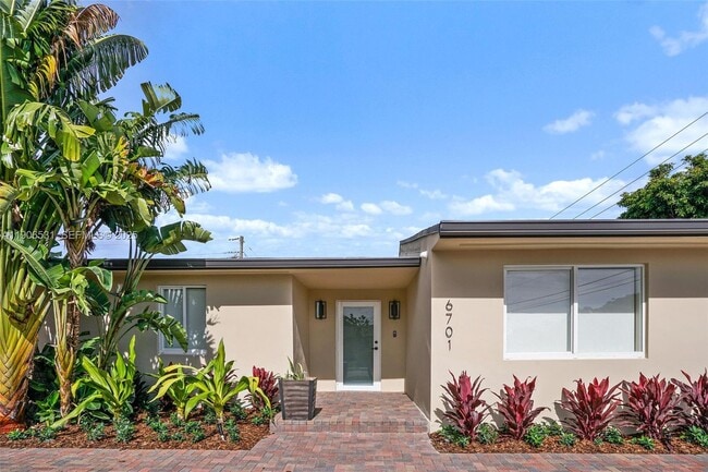 Building Photo - 6701 SW 49th Terrace