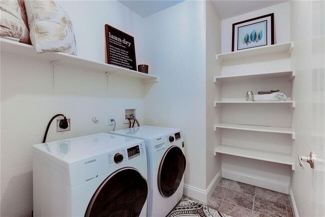 Building Photo - 7107 Alegre Pass