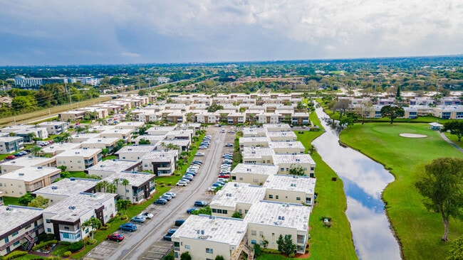 Building Photo - 522 Capri K