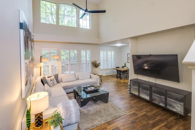 Building Photo - 4501 Whispering Valley Dr