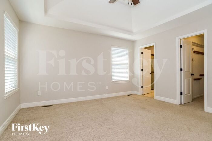 Building Photo - 10511 Augusta Dr