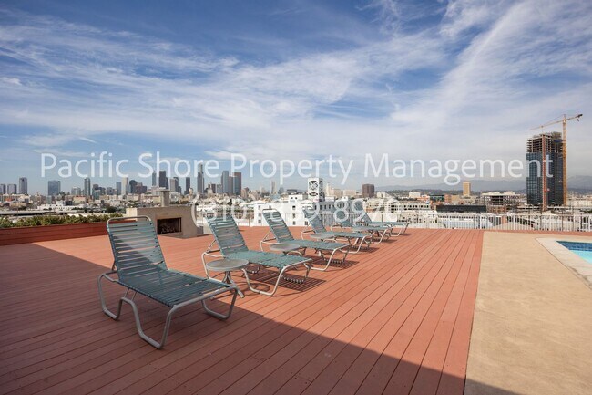 Building Photo - Large Loft with Modern Finishes at Historic Toy Factory Lofts!