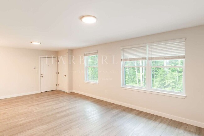 Building Photo - 37 Mill Commons Dr