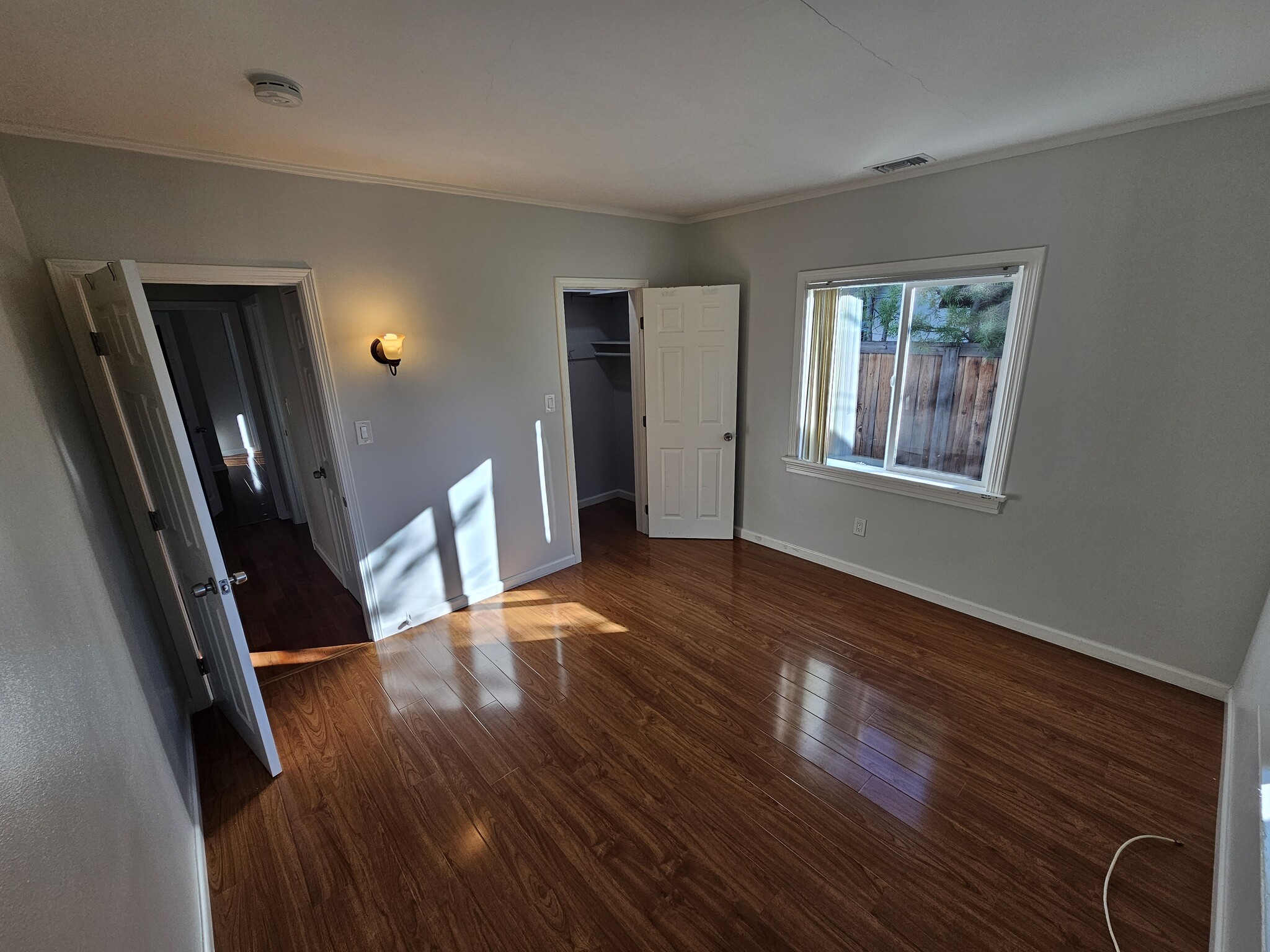 Building Photo - 501 Macdonald St