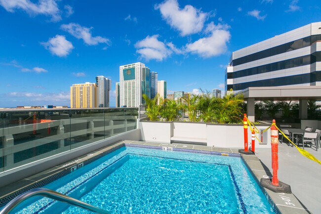 Building Photo - 1391 Kapiolani Blvd