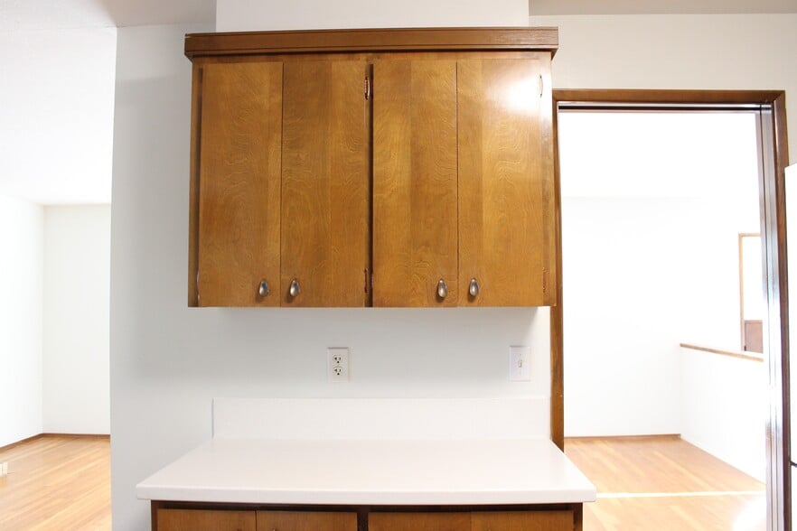 Building Photo - 9042 SW Monterey Pl