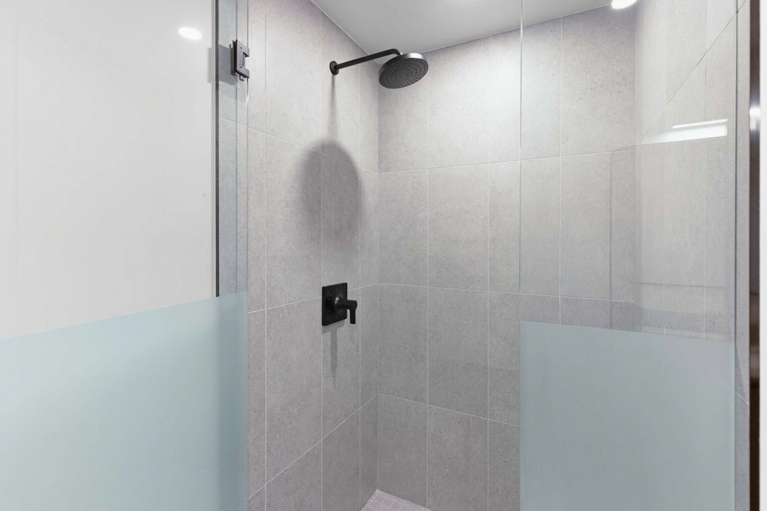 Building Photo - 501 NE 1st Ave