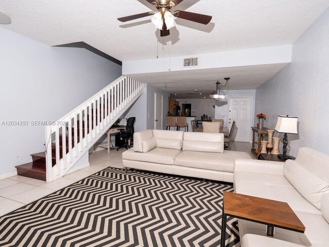 Building Photo - 1611 Veracruz Ln