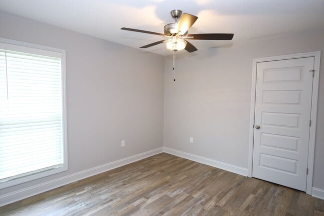 Building Photo - 2047 Meadow Cove Rd