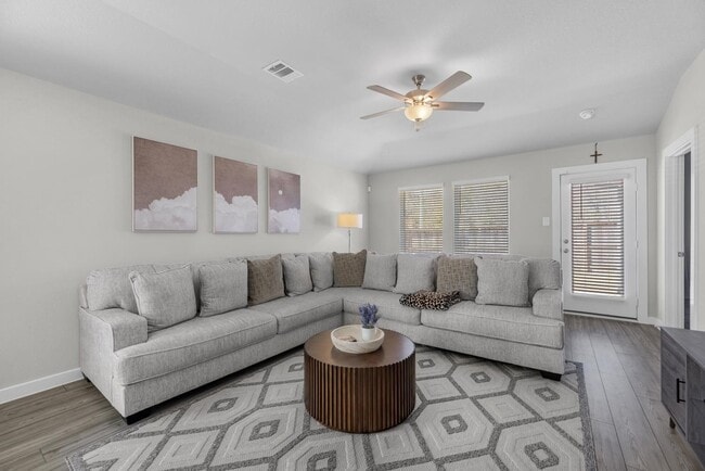 Building Photo - 18627 Etta Pnes Cir