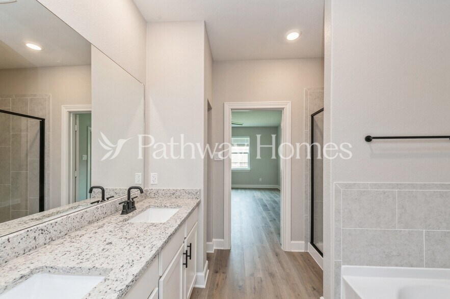 Building Photo - 620 Brookside Dr