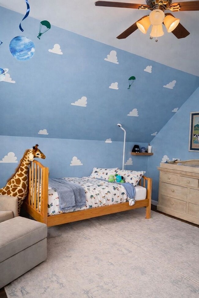 Building Photo - 4151 W Fullerton Ave