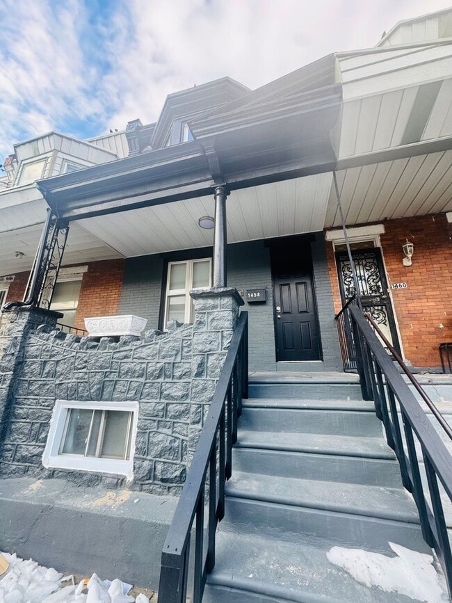 Building Photo - Refreshed 3BR/1.5Bth Home! Section 8 Accepted.